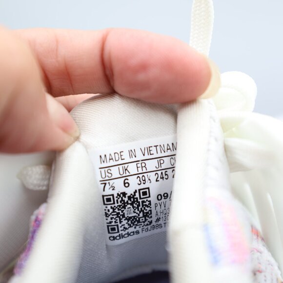 Adidas Ultra Boost Valentine Heart Pinks & Purples White Womens 7.5 - Picture 8 of 8